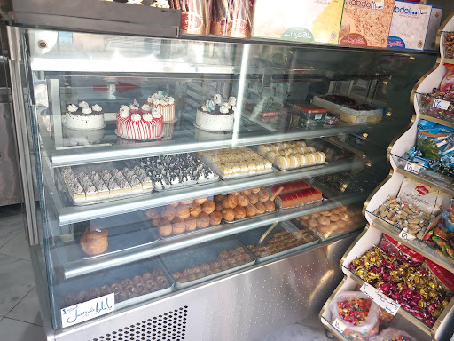 شیرینی فروشی