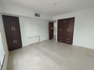 نقاشی ساختمان در بازار 3