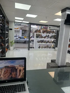 فروشگاه کفش مکث مدا 4
