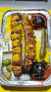 تهیه غذا زیتون