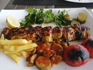 تالار رستوران ملل