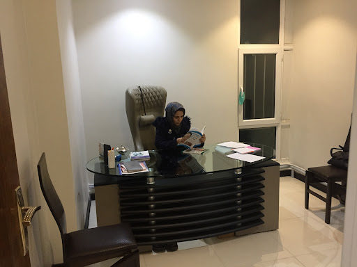 کلینیک پوست مو و زیبایی هلن نازی آباد