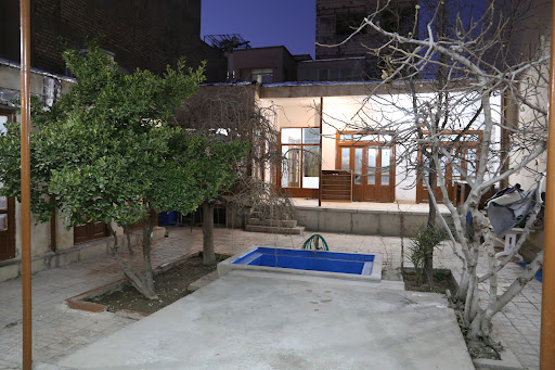 مسافرخانه بهشت