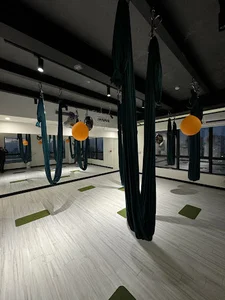 Ukiyo Studio (باشگاه تخصصی اریال یوگا)