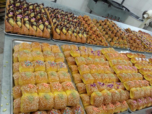 شیرینی فروشی پونک