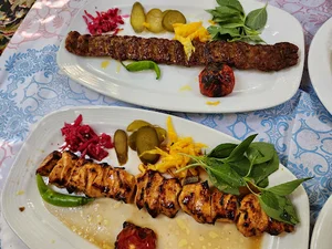 باغ رستوران ایران زمین