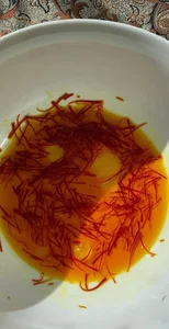 خيوط الزعفران