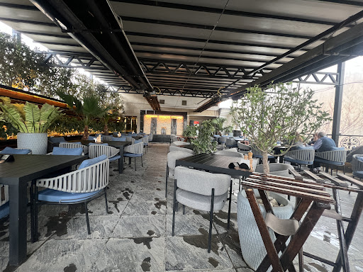 رستوران باغ وزرا