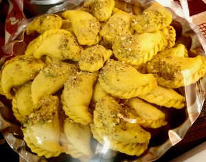 شیرینی سنتی میخک نقره‌ای