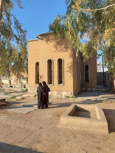 آرامگاه دکتر علی زمردیان