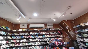 مغازه کفش فروشی