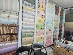 کاغذ دیواری فاضلی
