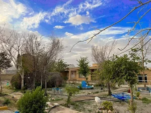 کافه باغ بلوط