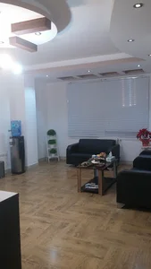مرکز مراقبت‌های پوست و موی دکتر فرزام