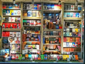 کتاب فروشی خانه کتاب 2