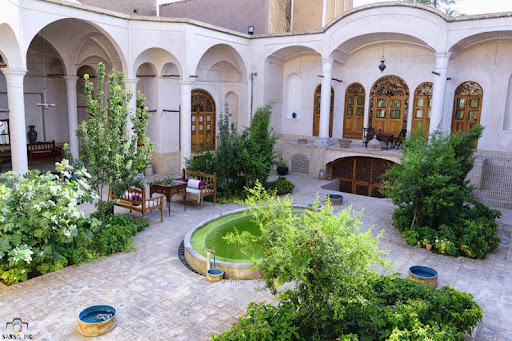 پارکینگ خانه مرشدی