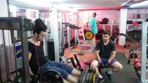 باشگاه بدنسازی شمس