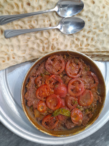 آبگوشت کبابی و صبحانه سرای داداش