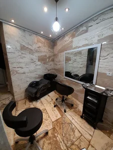 آرایشگاه کلاسیک کوتاهی و رنگ تخصصی موی بانوان