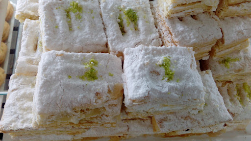 شیرینی نفیس