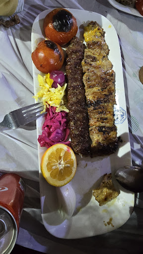 رستوران سنتى هشت بهشت