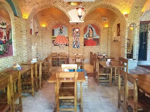 سفره خانه سنتی سرو
