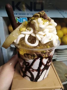 کافه گلنوش (آبمیوه بستنی)