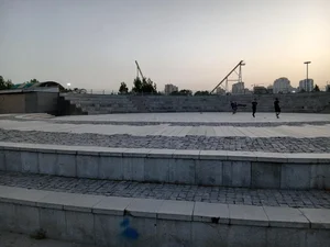 آمفی تئاتر روباز ضلع غربی دریاچه چیتگر 2