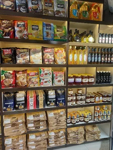 لبنیات و ترشیجات دهکده