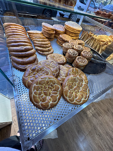 کیک‌ و کلوچه محلی