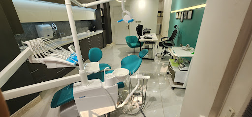 دندانپزشکی دکتر نرگس جوزری