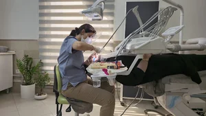 دندانپزشکی دکتر حکیمیان