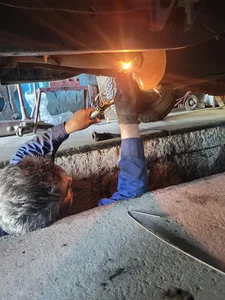 تعمیرگاه و اگزوز سازی فتحی
