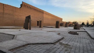دیوار قلعه تاریخی یزد