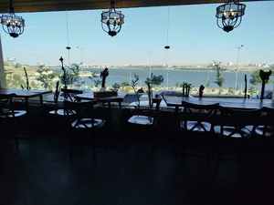 کافی شاپ نادری