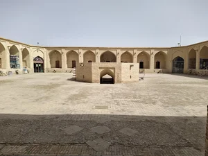 موزه زیلو و سفال میبد