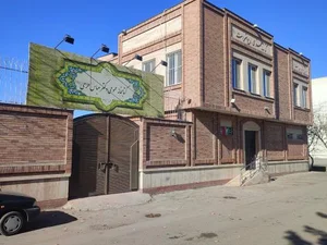 کتابخانه دکتر عباس حری 4