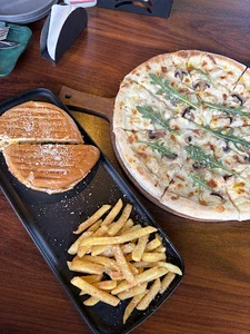 YUNA Café & Lounge
