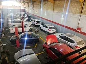 کلینیک تخصصی اتومبیل های خارجی اتو V8 اهواز