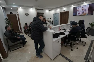 کلینیک مدریک (پروتز مو)