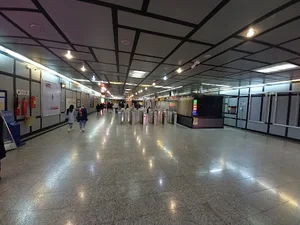 ایستگاه مترو دانشگاه علم و صنعت
