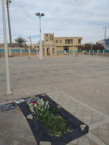 مقبره مهدی آذر یزدی