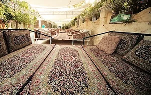 سفره خانه آبشار