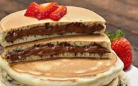 طرز تهیه پنکیک مغزدار خوشمزه و مخصوص با مغز شکلات نوتلا