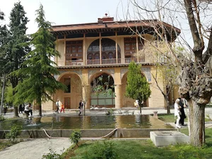 میدان آزادی (سبزه زار میدان)