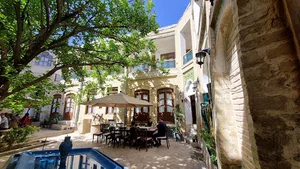 عمارت بامگاه