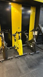 باشگاه بدنسازی موج مثبت 2