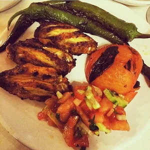بال کبابی و دیزی سرای آریان