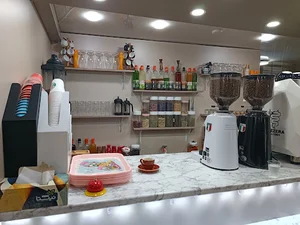 کافی شاپ سایه