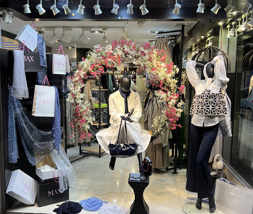 فروشگاه لباس مکث